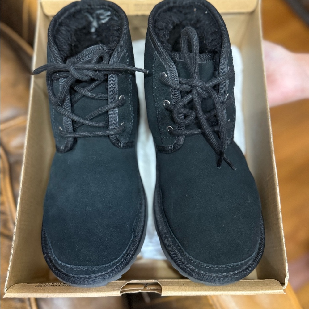 UGG Neumel Sz 5